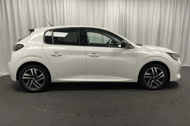 Peugeot 208 (2023) thumbnail 6