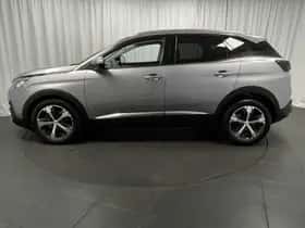 Peugeot 3008 (2018) thumbnail 2