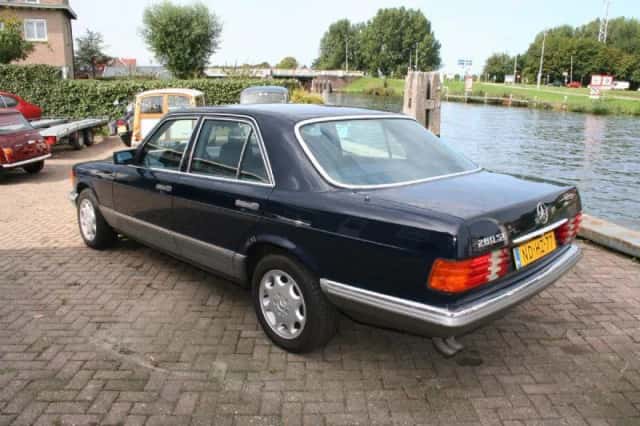 Mercedes-Benz S-Klasse (1985) thumbnail 2