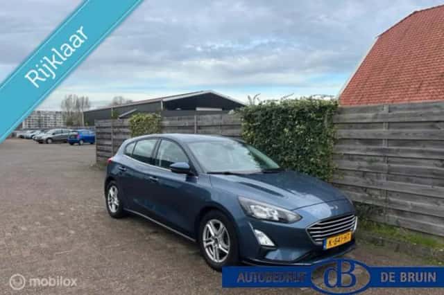 Ford Focus (2021) thumbnail 1