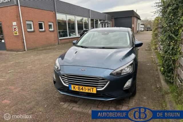 Ford Focus (2021) thumbnail 2