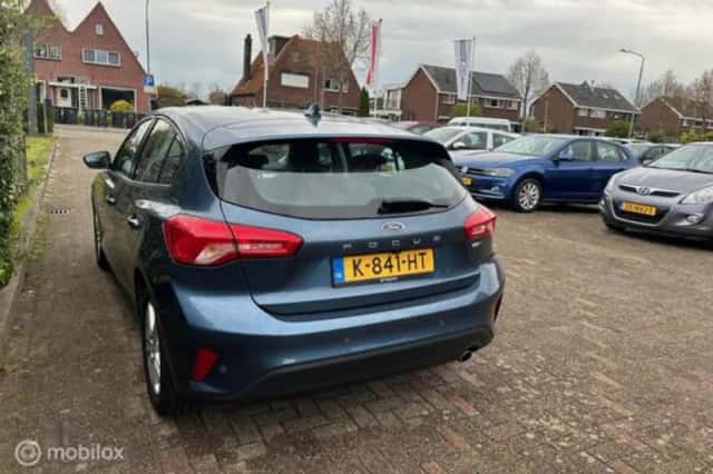 Ford Focus (2021) thumbnail 5