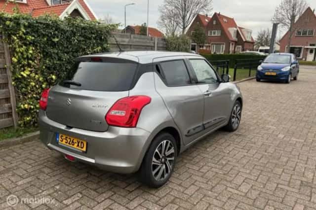 Suzuki Swift (2023) thumbnail 4