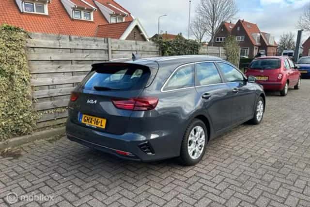 Kia Ceed (2024) thumbnail 4