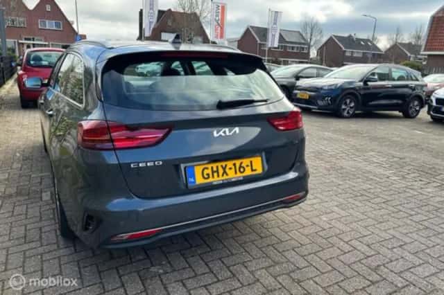 Kia Ceed (2024) thumbnail 5
