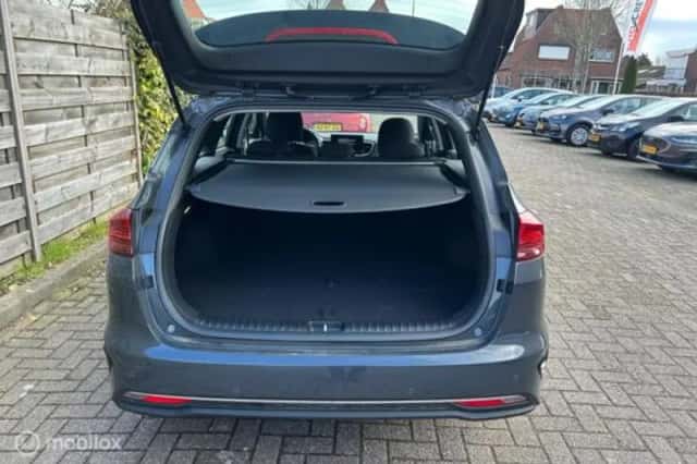 Kia Ceed (2024) thumbnail 6