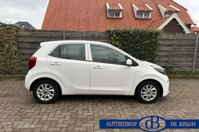 Kia Picanto (2018) thumbnail 3