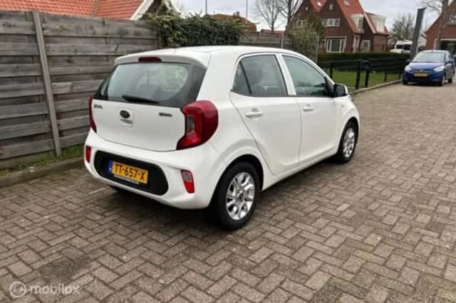 Kia Picanto (2018) thumbnail 4