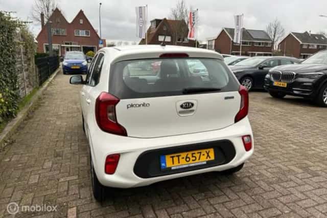 Kia Picanto (2018) thumbnail 5