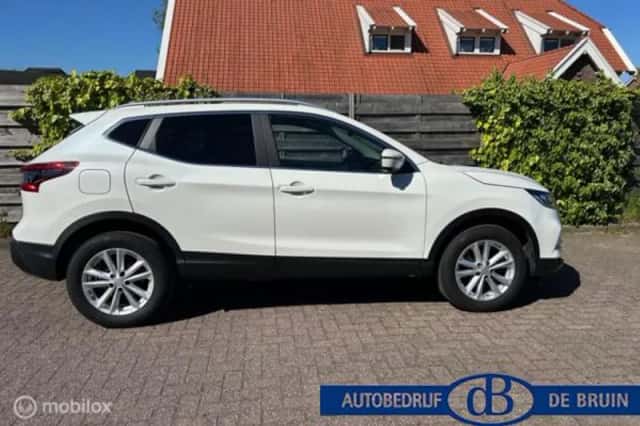 Nissan Qashqai (2018) thumbnail 2