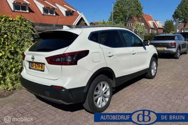 Nissan Qashqai (2018) thumbnail 3