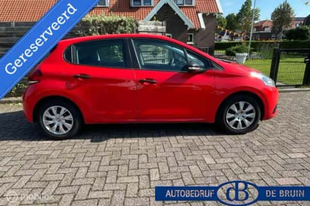 Peugeot 208 (2017) thumbnail 2