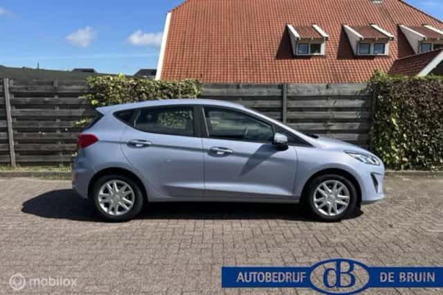 Ford Fiesta (2021) thumbnail 3