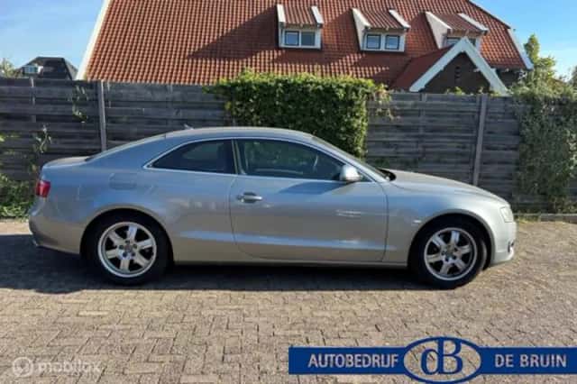 Audi A5 (2008) thumbnail 2