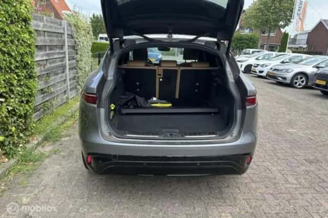 Jaguar F-Pace (2022) thumbnail 6
