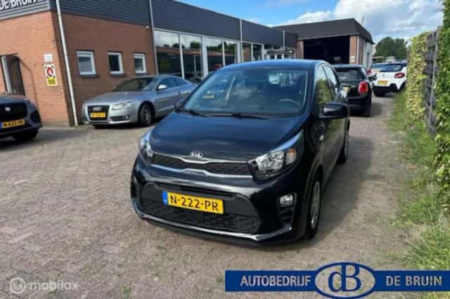 Kia Picanto (2021) thumbnail 2