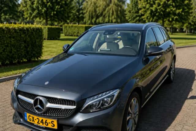 Mercedes-Benz C-Klasse (2015) thumbnail 4