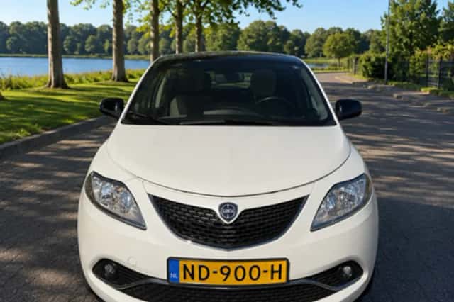 Lancia Ypsilon (2016) thumbnail 2
