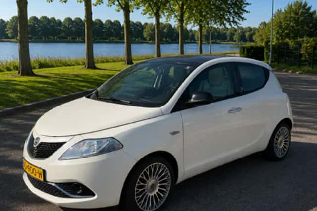 Lancia Ypsilon (2016) thumbnail 3