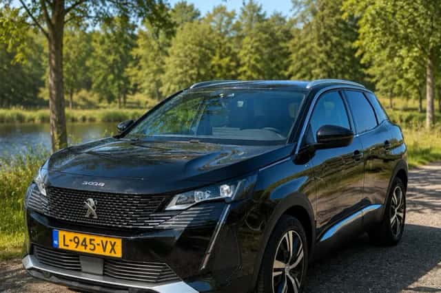 Peugeot 3008 (2021) thumbnail 3