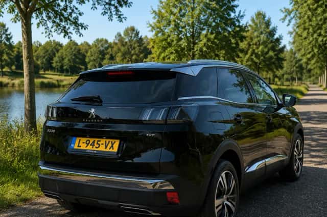 Peugeot 3008 (2021) thumbnail 4