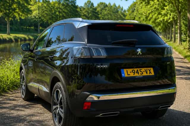 Peugeot 3008 (2021) thumbnail 6