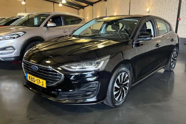 Ford Focus (2022) thumbnail 2