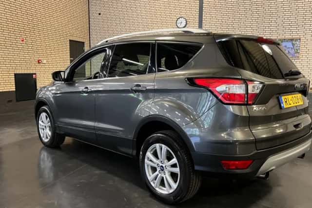 Ford Kuga (2017) thumbnail 6