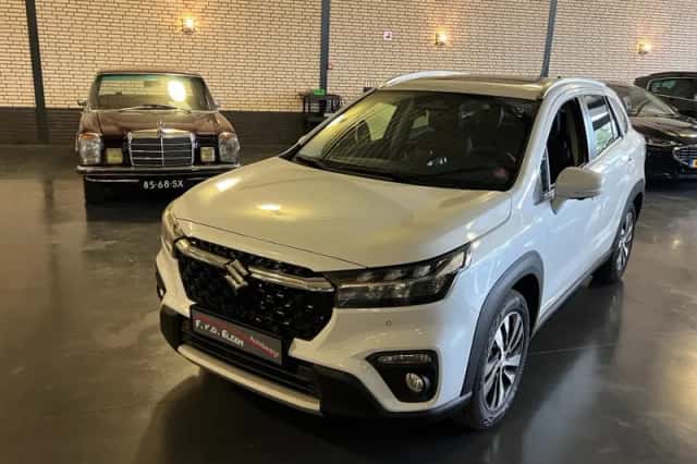 Suzuki S-CROSS (2026) thumbnail 4
