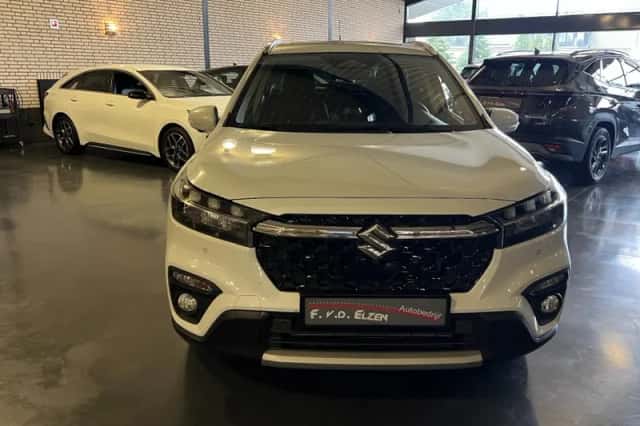 Suzuki S-CROSS (2026) thumbnail 6