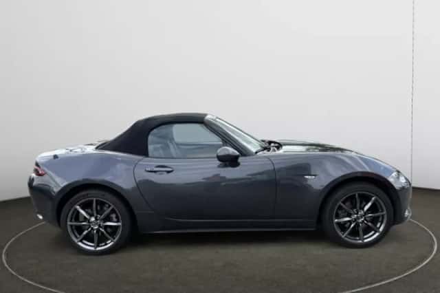 Mazda MX-5 (2016) thumbnail 6