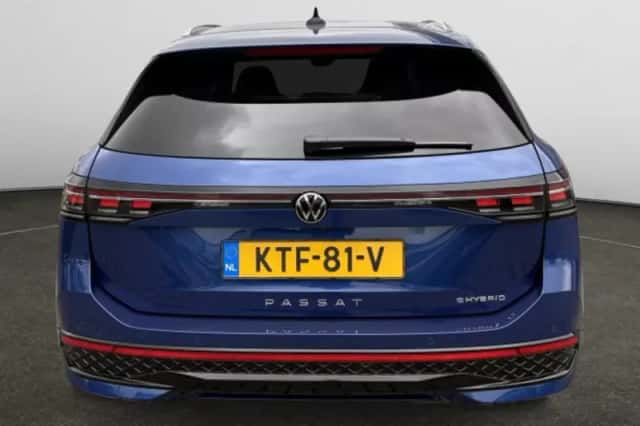 Volkswagen Passat (2025) thumbnail 4