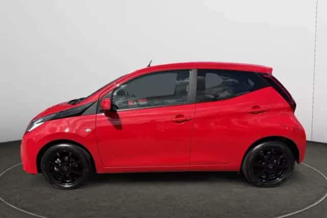Toyota Aygo (2021) thumbnail 2