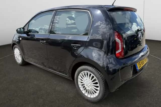 Volkswagen Up! (2016) thumbnail 3