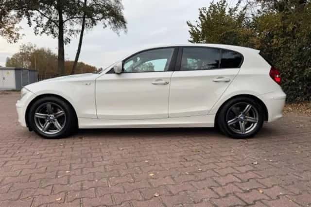 BMW 1-Serie (2011) thumbnail 3
