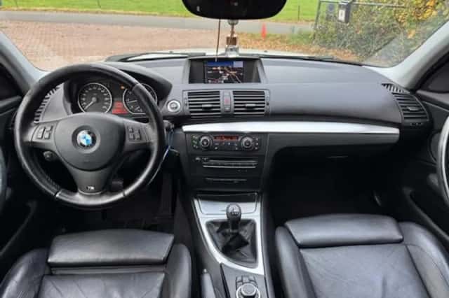BMW 1-Serie (2011) thumbnail 8