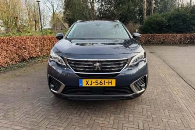 Peugeot 5008 (2019) thumbnail 2