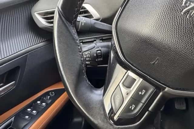 Peugeot 5008 (2019) thumbnail 11