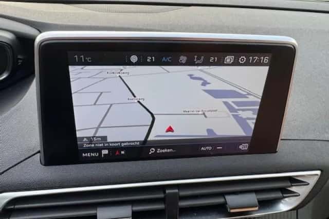 Peugeot 5008 (2019) thumbnail 16