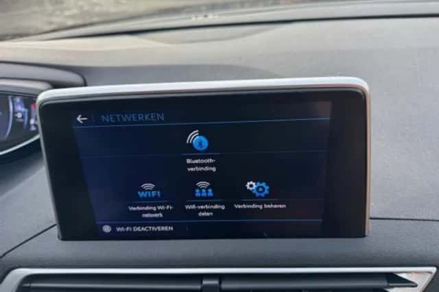 Peugeot 5008 (2019) thumbnail 17