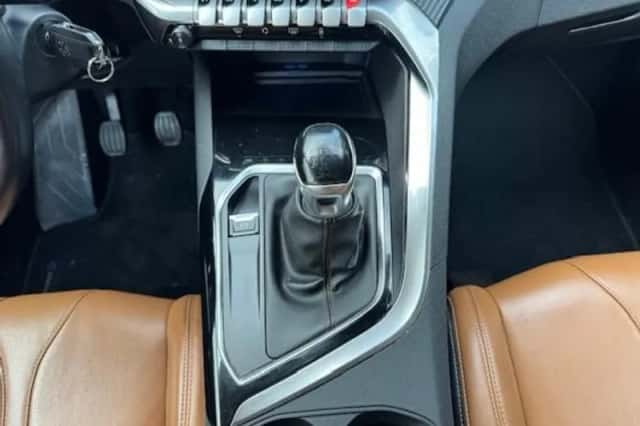 Peugeot 5008 (2019) thumbnail 18