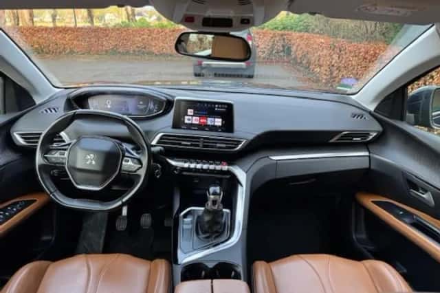 Peugeot 5008 (2019) thumbnail 9