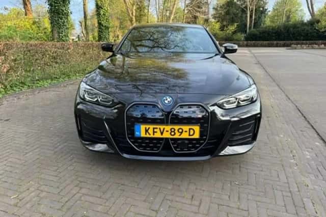 BMW i4 (2022) thumbnail 2