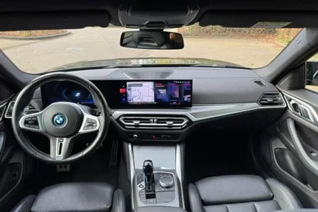 BMW i4 (2022) thumbnail 11