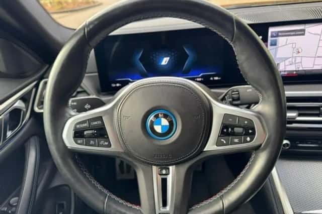 BMW i4 (2022) thumbnail 12