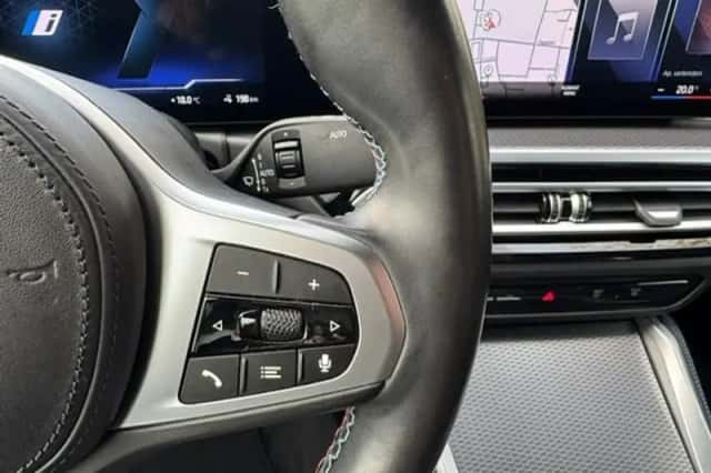 BMW i4 (2022) thumbnail 14