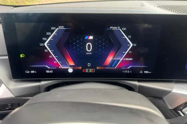 BMW i4 (2022) thumbnail 15