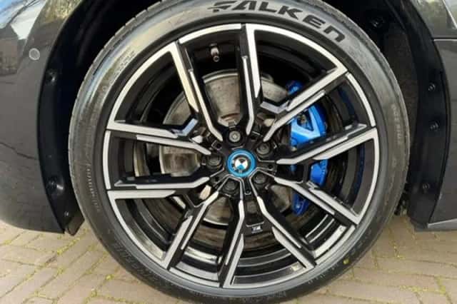 BMW i4 (2022) thumbnail 29