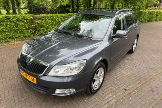 Škoda Octavia (2011) thumbnail 1