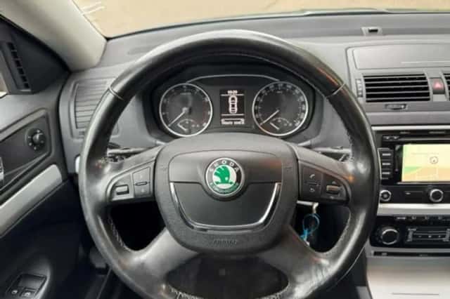Škoda Octavia (2011) thumbnail 11